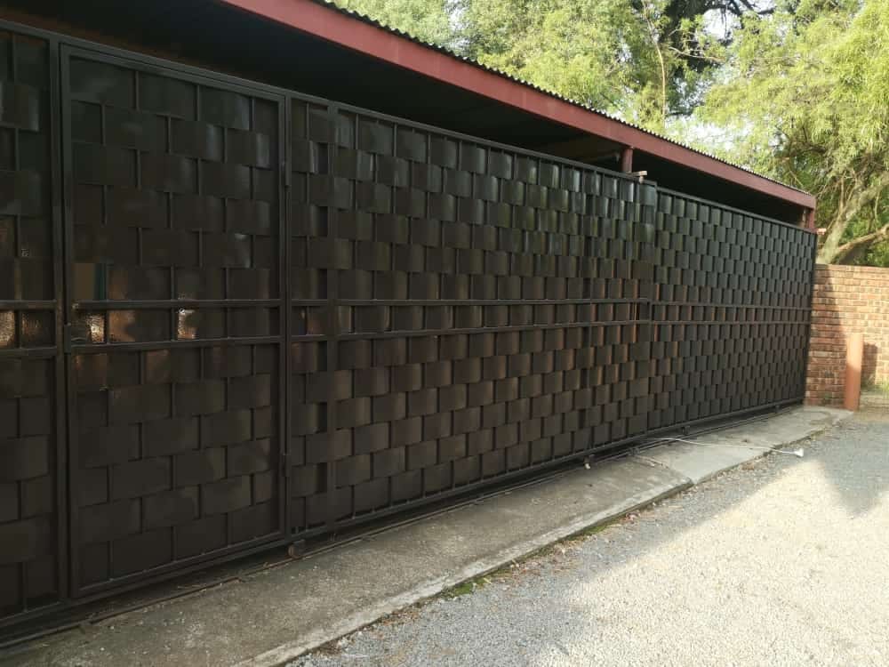 Privacy Fencing Suppliers. DIY Fence Weaving Kits available